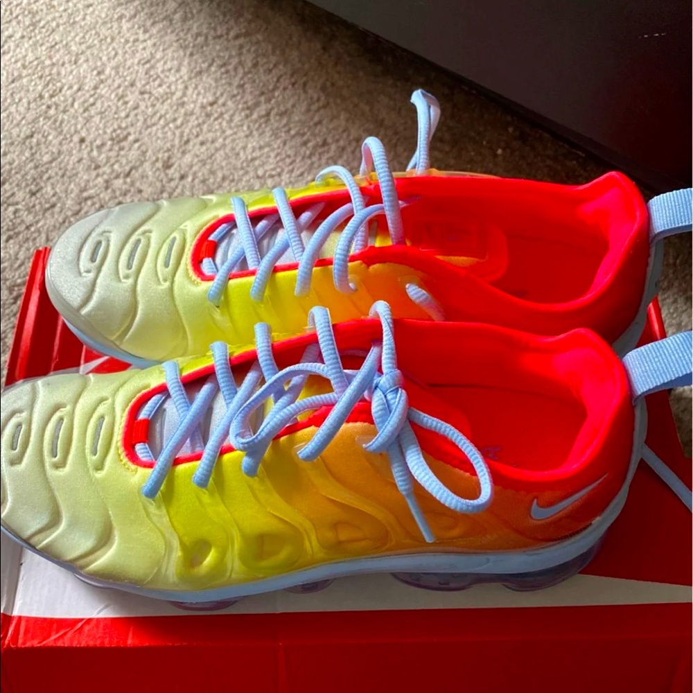Authentic Nike Air Vapormax Plus Sunset